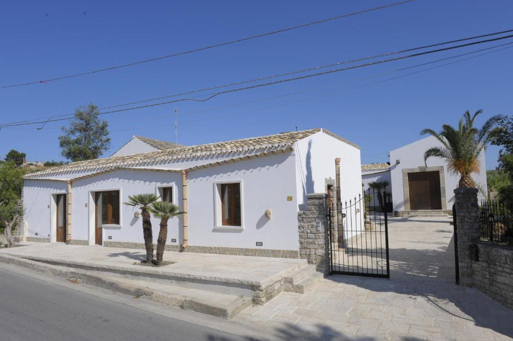 Agriturismo Borgo Di Pietra Bianca 에리체 외부 사진