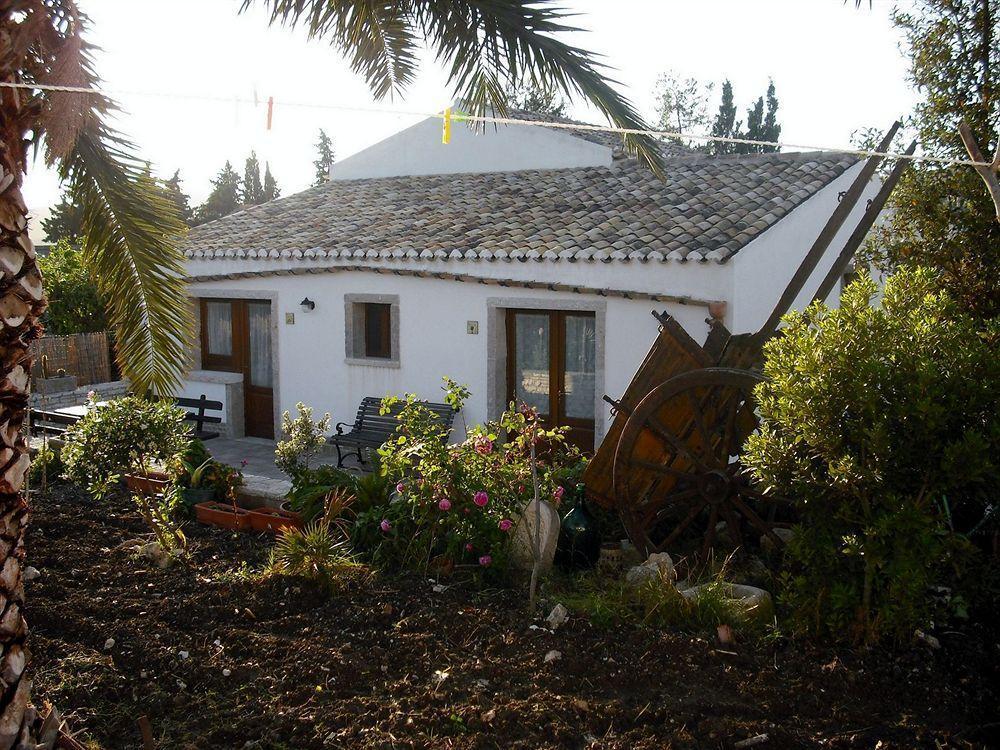 Agriturismo Borgo Di Pietra Bianca 에리체 외부 사진